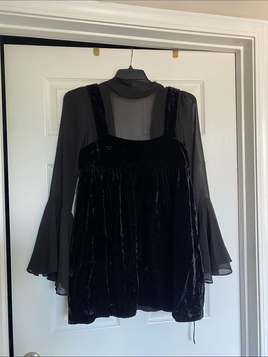 Free People Dresses & Skirts - Free People Counting Stars Crushed Velvet Flare Sleeve Mini Dress